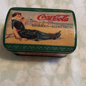 Vintage Coca Cola tin